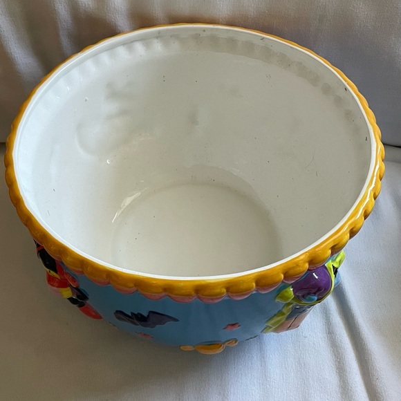 NIB Large Vintage Disney Winnie the Pooh -Themed Ceramic Halloween Bowl - Picture 4 of 9
